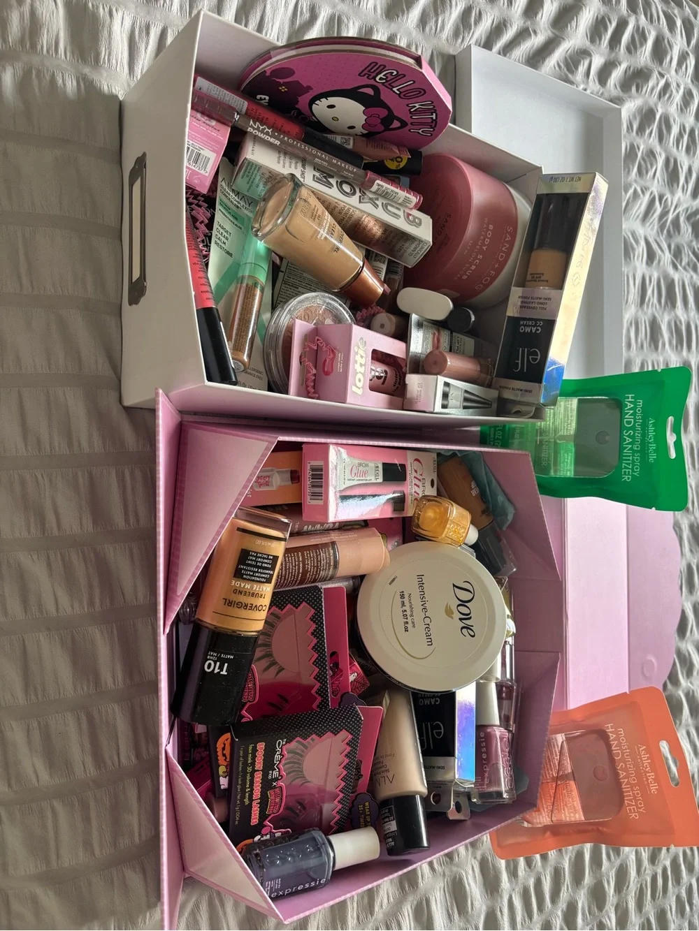 2 Mixed Women Makeup Bundle Gift boxes. Retail value $400